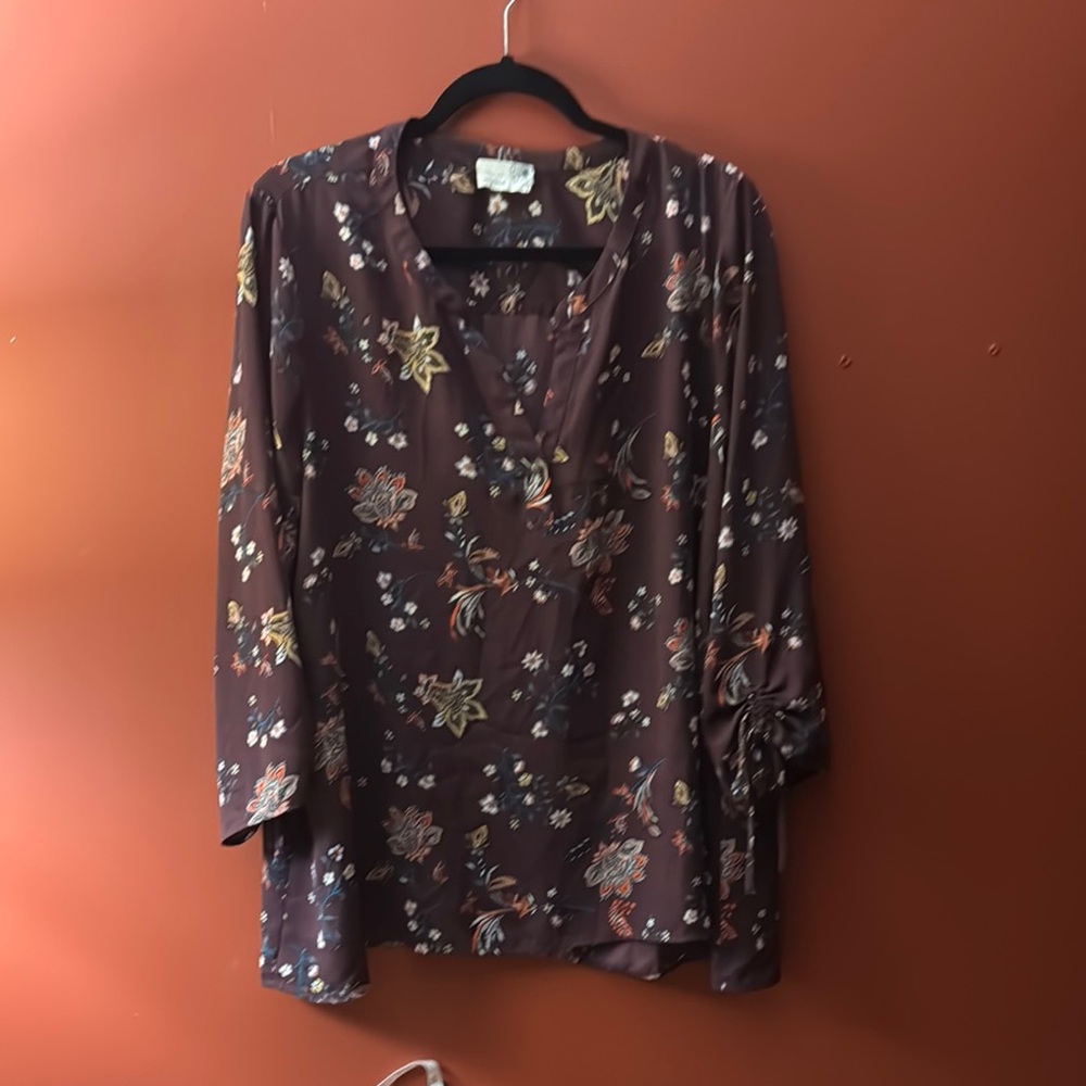 Everleigh Maroon Blouse with‎ Floral Pattern